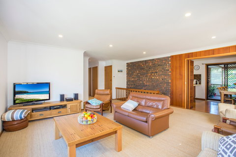 Relaxed Homely Retreat - Hervey Bay Accommodation 1