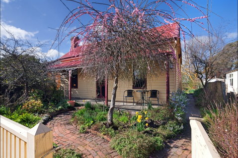 Ripon Cottage - Hervey Bay Accommodation 0