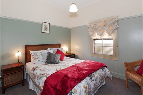 Ripon Cottage - Hervey Bay Accommodation 1