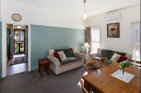 Ripon Cottage - Hervey Bay Accommodation 2
