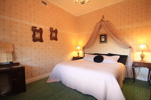 Rostrata Country House - Hervey Bay Accommodation 3