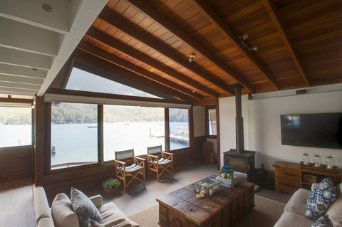 Scotland Island Retreat - Hervey Bay Accommodation 7