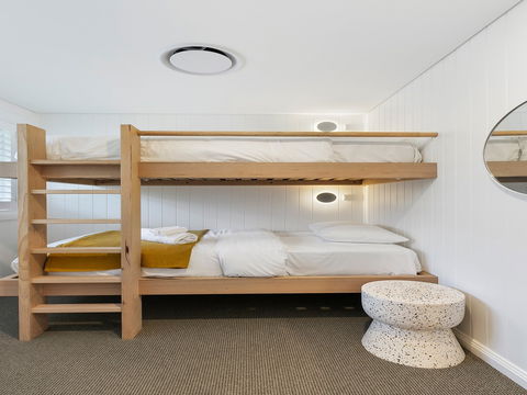 Sunset Beach - Summer Breeze - Hervey Bay Accommodation 4
