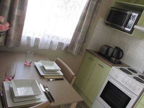 Tenterfield Lodge Caravan Park - Hervey Bay Accommodation 6