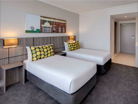 Travelodge Hotel Bankstown Sydney - Hervey Bay Accommodation 2