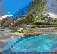 Tudor House - Hervey Bay Accommodation