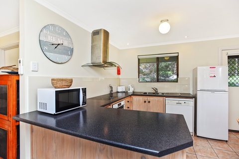 Unit 3, 5-/ Surf Avenue, Carrickalinga - Tourism Hervey Bay 1