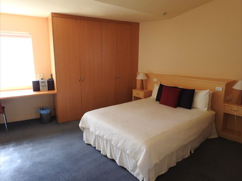 Waves Luxury Suites - Hervey Bay Accommodation 1