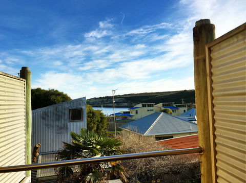 Waves Luxury Suites - Hervey Bay Accommodation 5