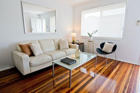Wynnum Bayside Apartments - Hervey Bay Accommodation 0