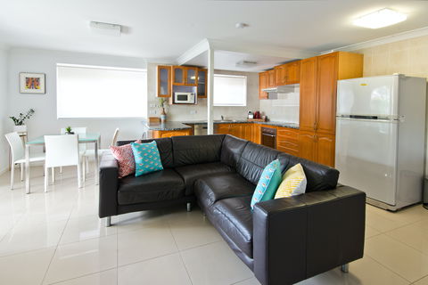 Wynnum Bayside Apartments - Hervey Bay Accommodation 7