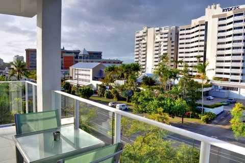 201 Lake Street - Hervey Bay Accommodation 3