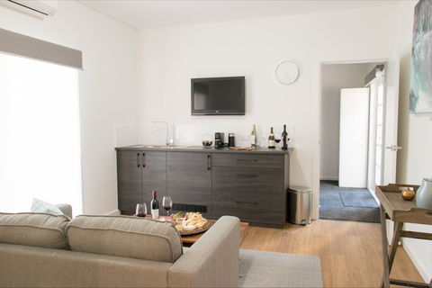 A Coonawarra Experience - Hervey Bay Accommodation 3