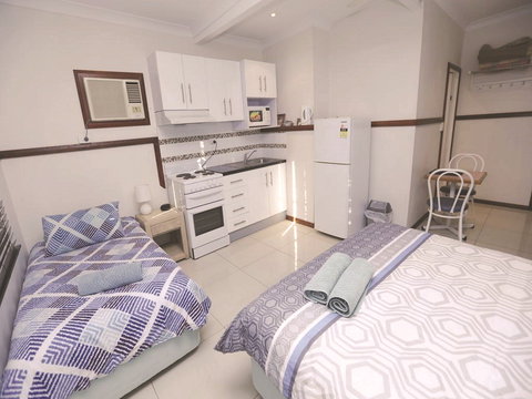 Across Country Motor Inn And Serviced Apartments - Tourism Hervey Bay 3