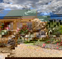 Autumn Affair Cottage 7 - Hervey Bay Accommodation