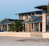 Baird Bay Ocean Eco Apartments - Hervey Bay Accommodation