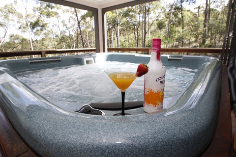 Banjos Bushland Retreat - Hervey Bay Accommodation 2