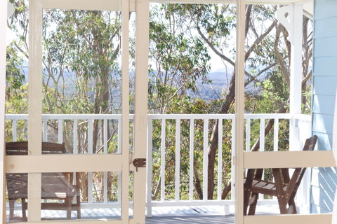 Blue Peace: Blue Mountains Home - Hervey Bay Accommodation 4