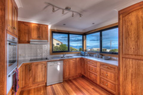 Blue Waves - Hervey Bay Accommodation 4