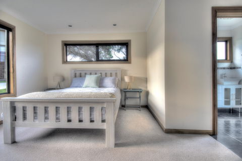 Blue Waves - Hervey Bay Accommodation 6