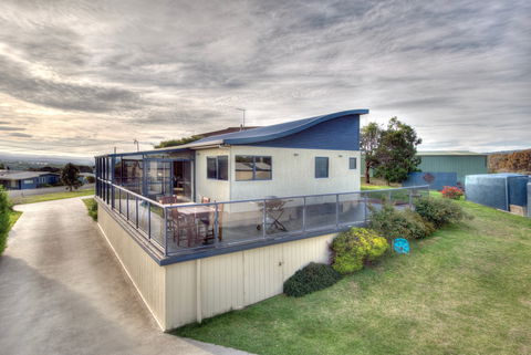 Blue Waves - Hervey Bay Accommodation 8