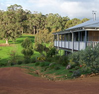 Blue House Bed and Breakfast - Hervey Bay Accommodation