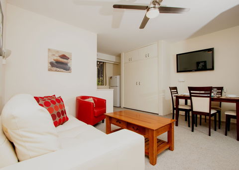 Canberra Short Term And Holiday Accommodation - Hervey Bay Accommodation 8