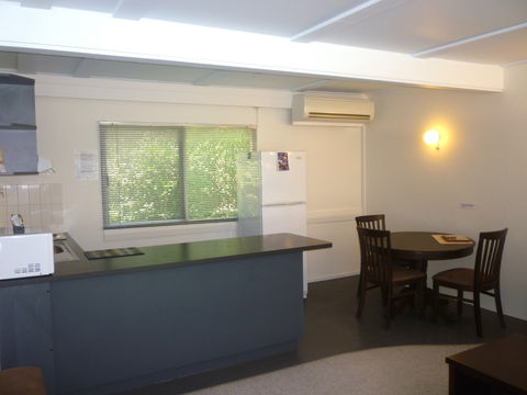Canberra Short Term And Holiday Accommodation - Hervey Bay Accommodation 9