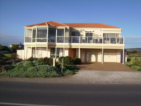 Century 21 SouthCoast: Hayman - Tourism Hervey Bay 0