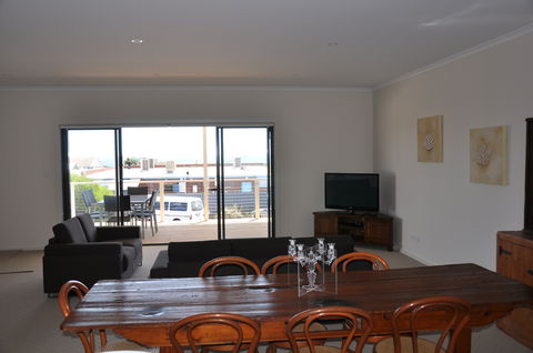 Century 21 SouthCoast: Bayside Aldinga Beach - Hervey Bay Accommodation 8