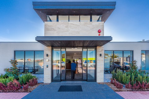 Country Comfort Perth - Hervey Bay Accommodation 0