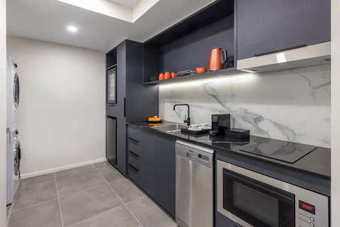 Deco Hotel Canberra - Hervey Bay Accommodation 6