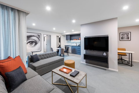 Deco Hotel Canberra - Hervey Bay Accommodation 8