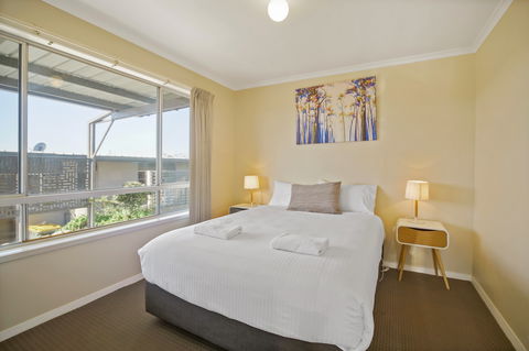 Eagle Heights Holiday Units - Scenic Unit - Hervey Bay Accommodation 1