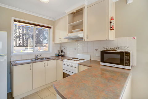 Eagle Heights Holiday Units - Scenic Unit - Hervey Bay Accommodation 6