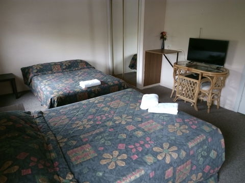 Great Eastern Hotel Motel Young - Hervey Bay Accommodation 2