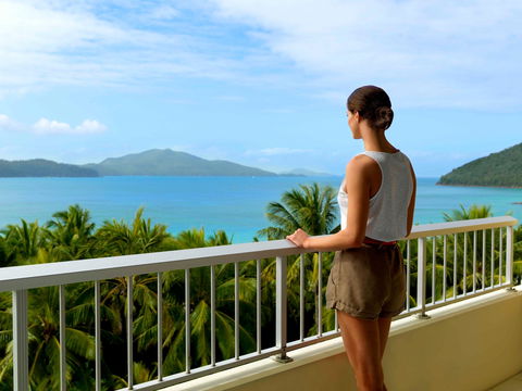 Hamilton Island Reef View Hotel - Hervey Bay Accommodation 0