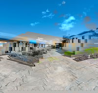 Hilde's Holiday Home - Hervey Bay Accommodation