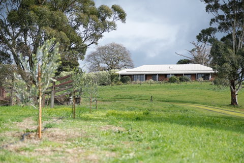 Kardella Country Homestead - Hervey Bay Accommodation 1