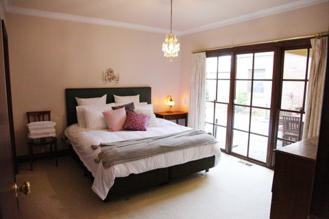 Kardella Country Homestead - Hervey Bay Accommodation 2
