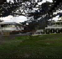 Loughmore House and Cottage - Hervey Bay Accommodation