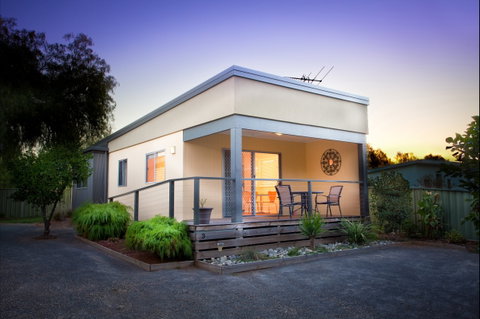 Murray Rest Cottages - Hervey Bay Accommodation 0