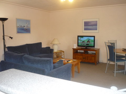 Ocean Drive Apartments - Hervey Bay Accommodation 3