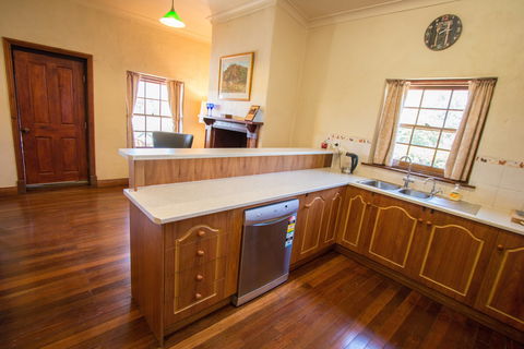 Old Swanport General Store - Hervey Bay Accommodation 3