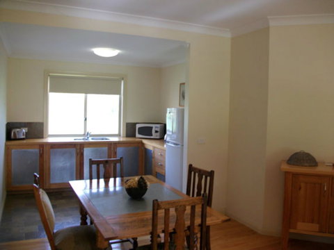 Overflow Cottages - Hervey Bay Accommodation 2