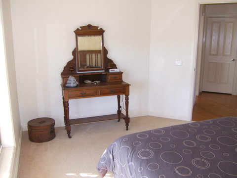 Overflow Cottages - Hervey Bay Accommodation 5