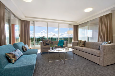 Pacific Suites Canberra - Hervey Bay Accommodation 2