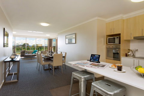 Pacific Suites Canberra - Hervey Bay Accommodation 4