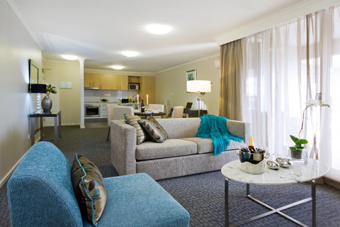 Pacific Suites Canberra - Hervey Bay Accommodation 5