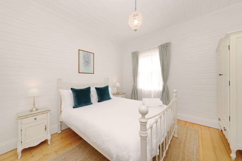 Poets Cottage - Hervey Bay Accommodation 2